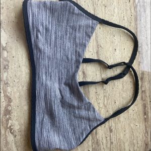 Lululemon sports bra. Size 6. Fits closer to 4.